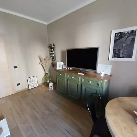 Fevira Airport 公寓